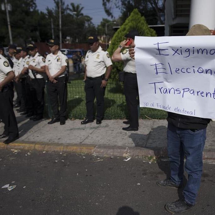 Guatemalans protest ban on leftist presidential candidate